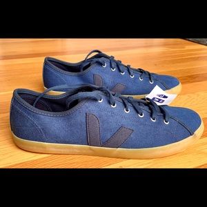 Veja Men’s Sneaker - size 12